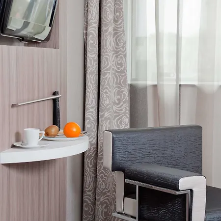 Hotel Ibis Styles Melun 3*